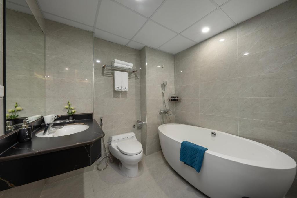 Khách sạn Silk Queen Hàng Gai