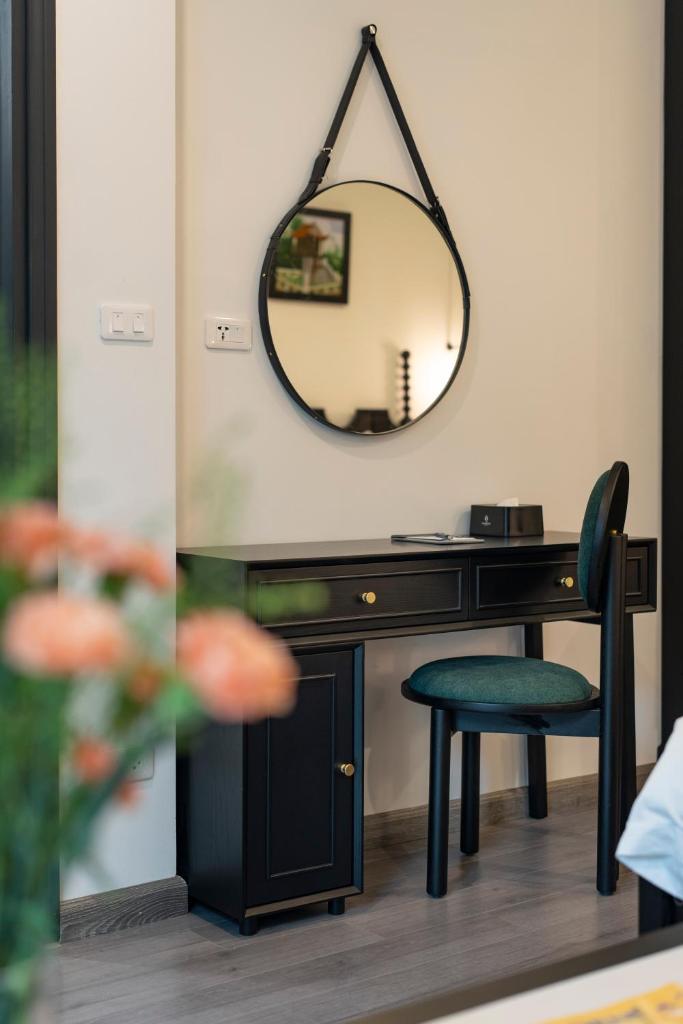 Khách sạn Silk Queen Hàng Gai