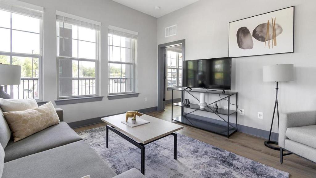 Landing at The Note - 2 Bedrooms in Northside image