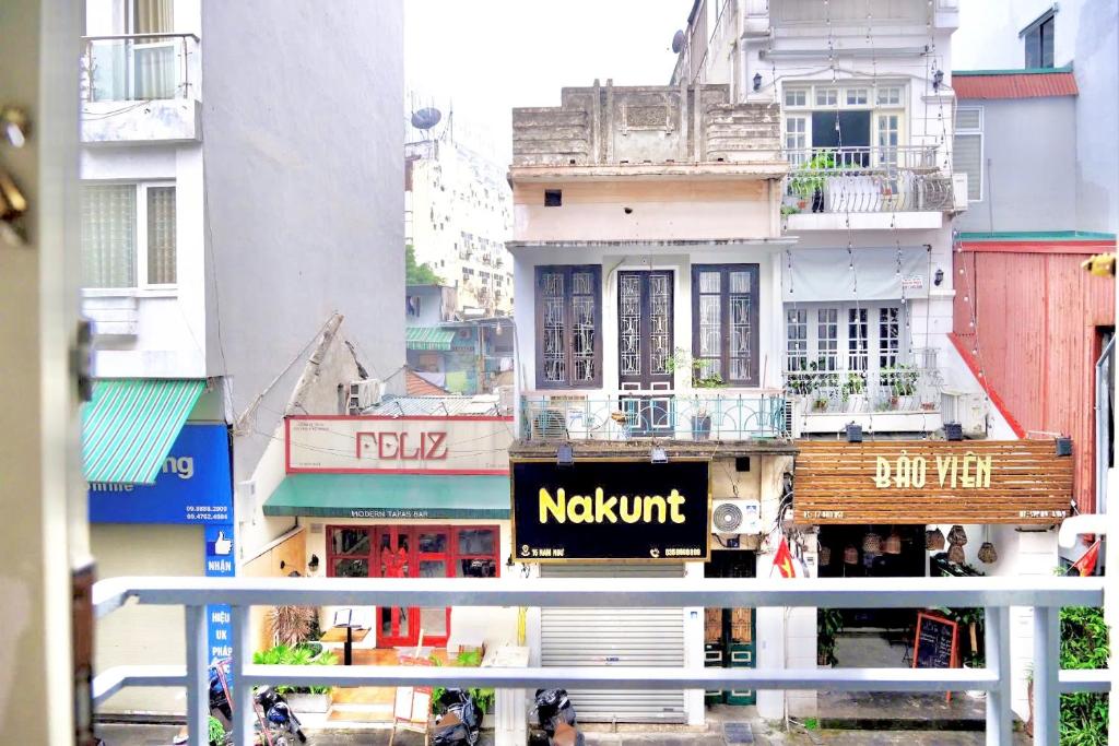 Louis Home 3 Bedroom Balcony