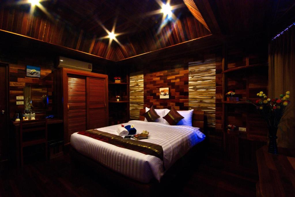 Sangsawan Palace Khaolak Resort Room Type - Superior Double Room