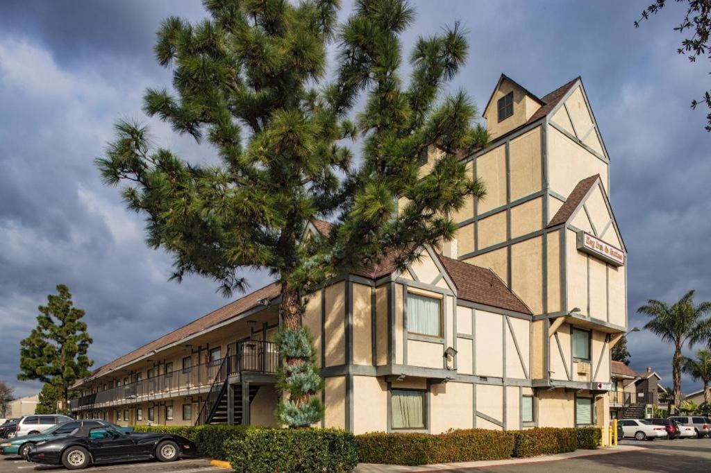 Key Inn & Suites image