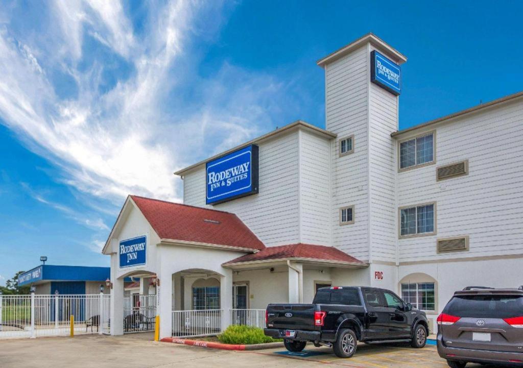 Rodeway Inn & Suites Port Arthur - Groves image