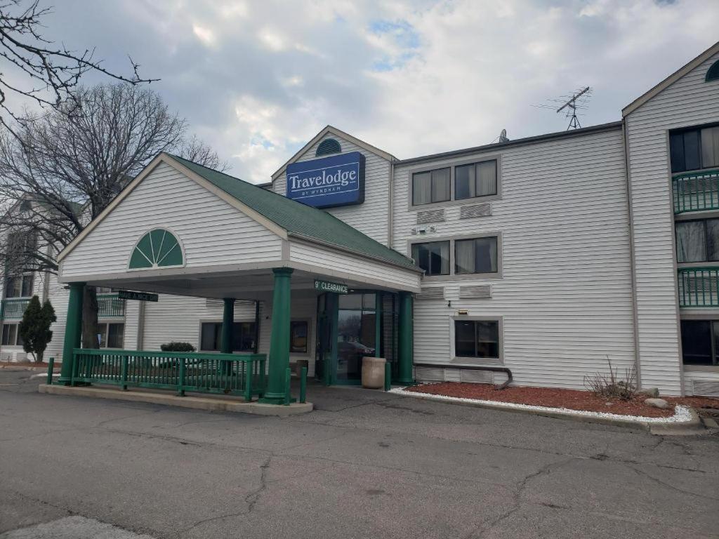 Travelodge by Wyndham Brooklyn Center image
