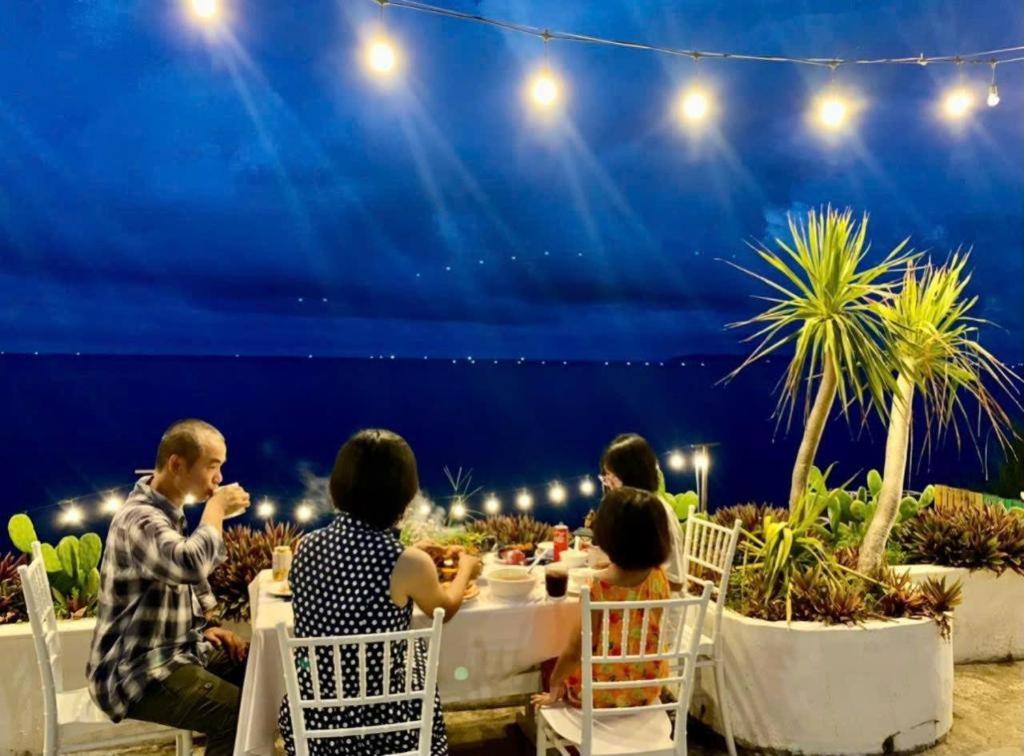 RUBEACH HOTEL & REROST