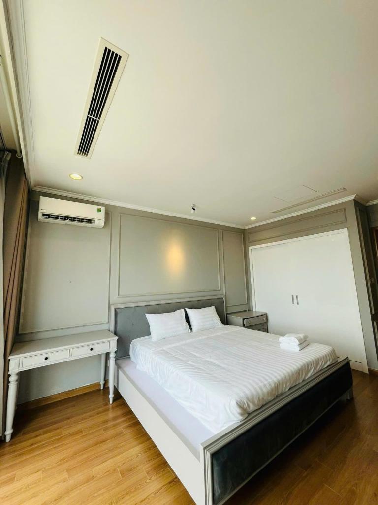 Royal City Apartment Nguyễn Trãi, Thanh Xuân by Helen