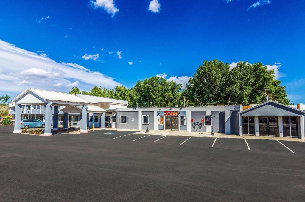 Quality Inn image