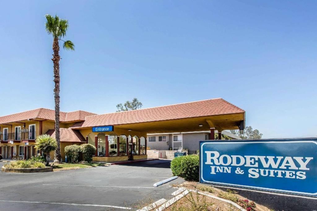 Rodeway Inn & Suites Canyon Lake-Menifee West image