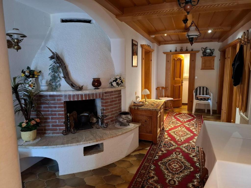 Large 4-room apartment with mountain view photo 4