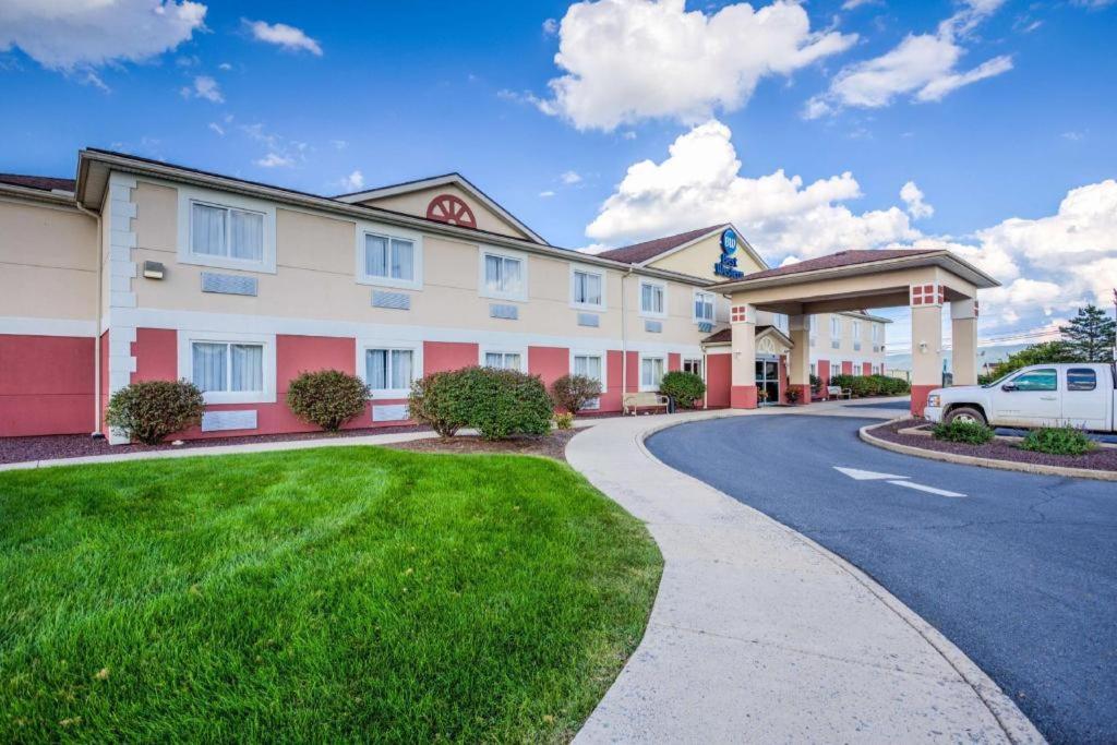 Best Western Nittany Inn Milroy image