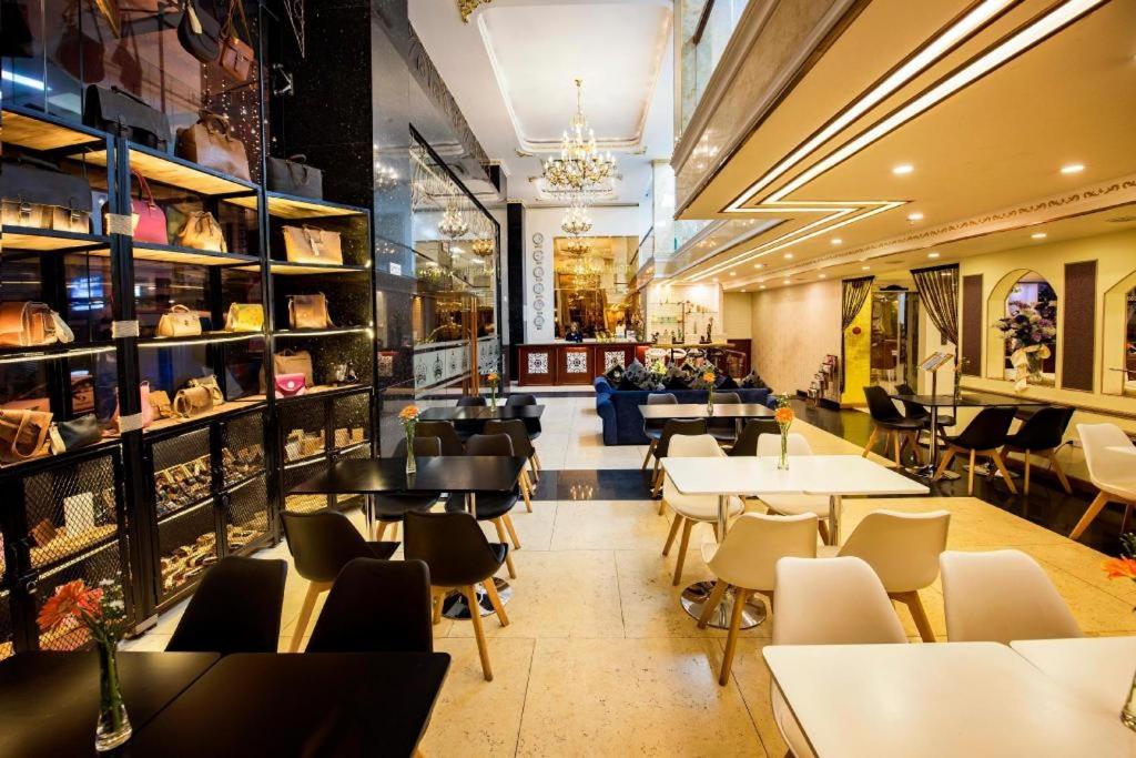 Golden Crown Hotel Saigon