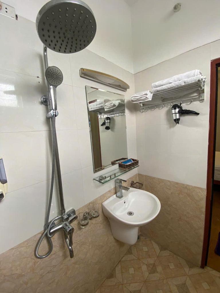 Luxury Airport Hotel - Convenient & Friendly