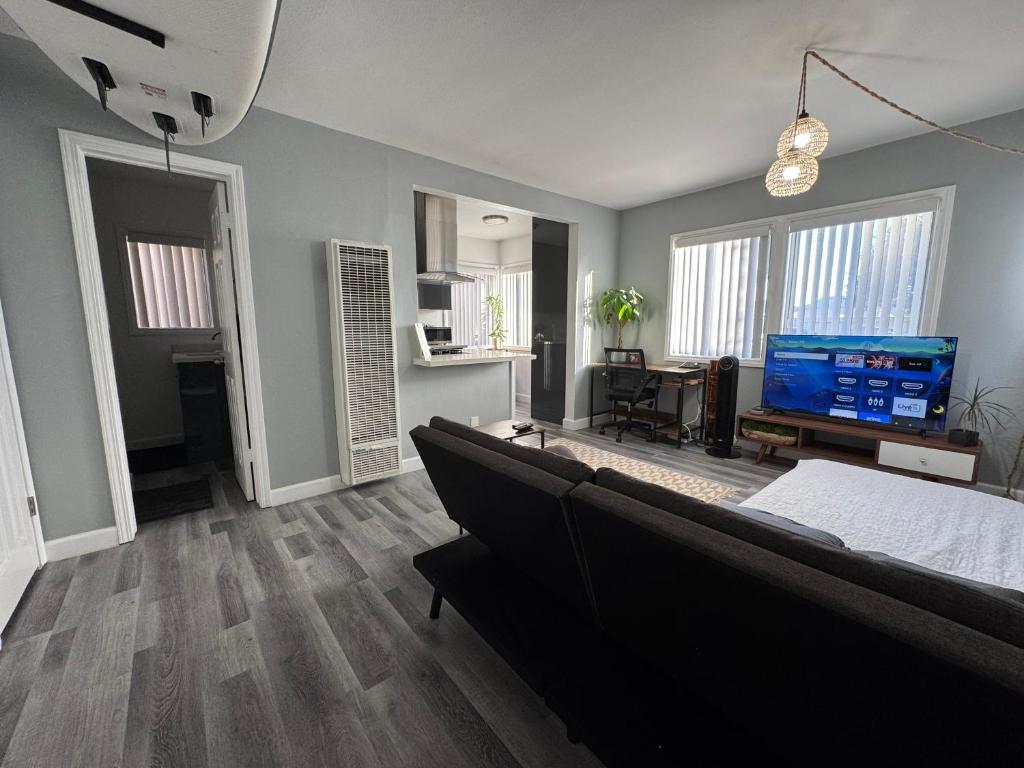 Paddle Board beachside bungalow image