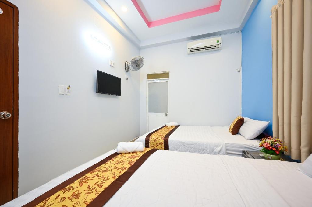 Hello Hotel - Trung Sơn