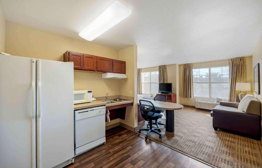 Extended Stay America Suites Las Vegas East Flamingo image