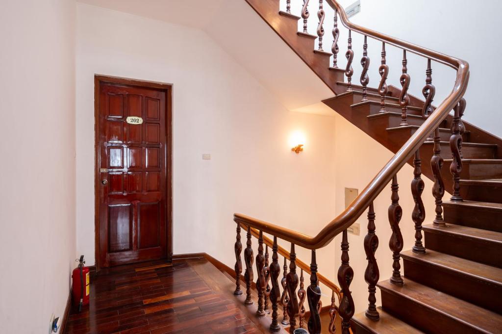 THE AUTUMN - Branch 1