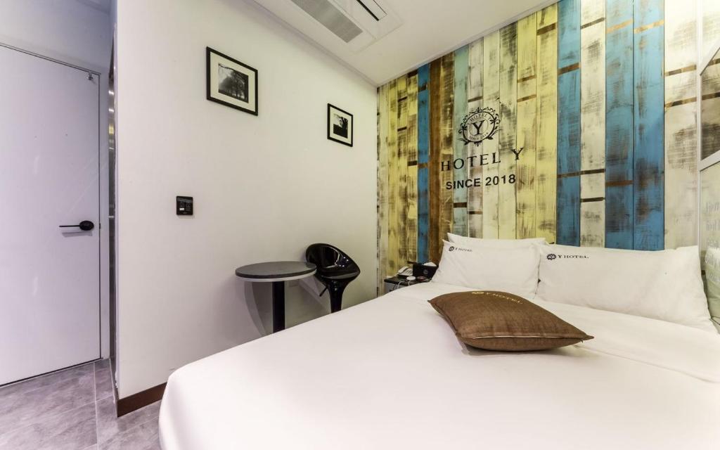 Eunpyeong Y HOTEL - Tap to explore photos