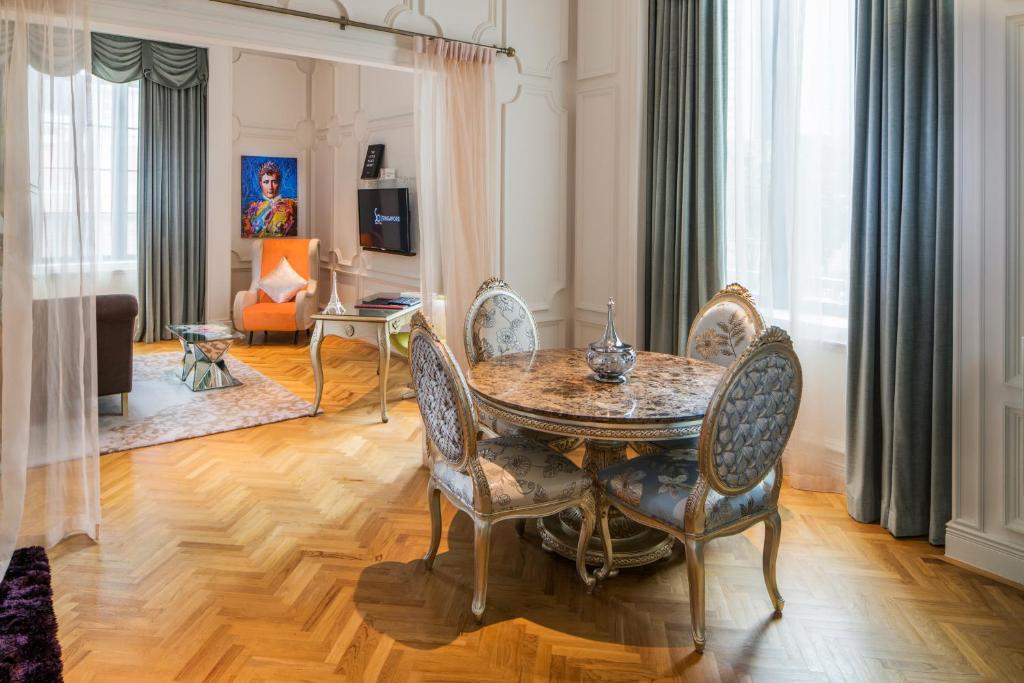 Двухместный (Номер SO VIP с кроватью размера «king-size» и гостиной), So Sofitel Singapore