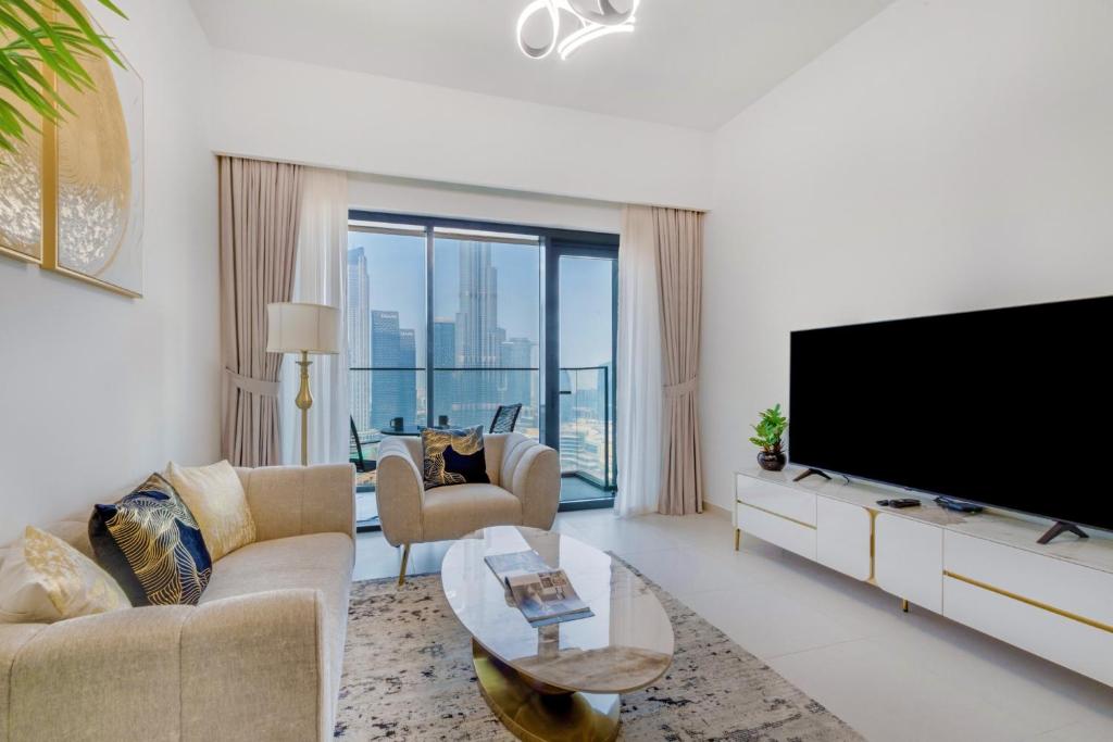 Full Burj Khalifa & Fountain View, 3-min to Dubai Mall, High Floor, Burj Royale by Emaar photo 2