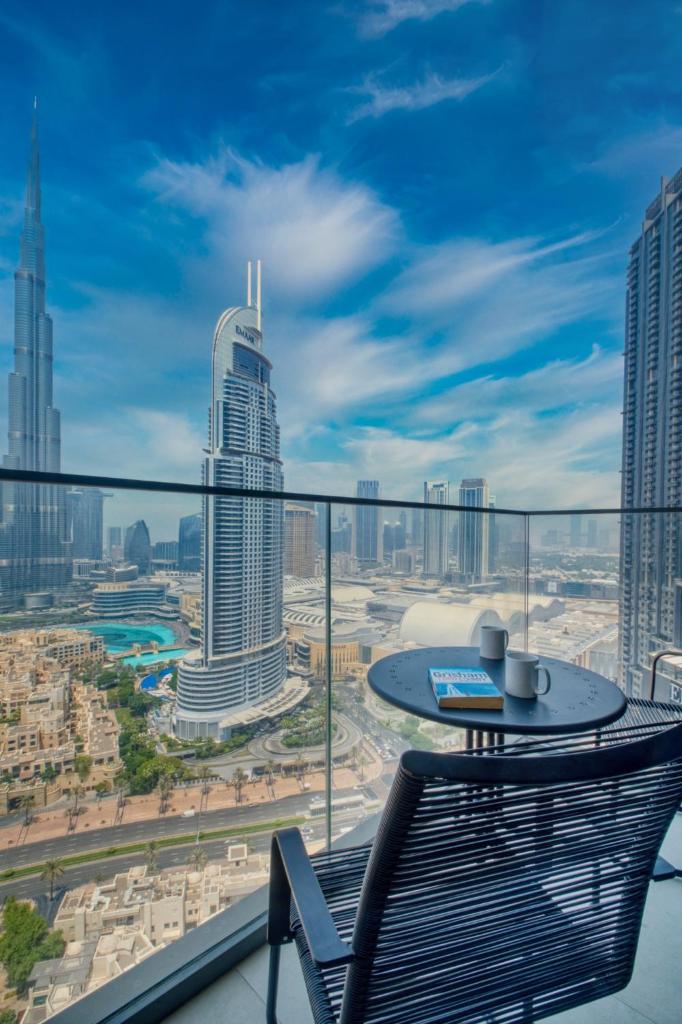 Full Burj Khalifa & Fountain View, 3-min to Dubai Mall, High Floor, Burj Royale by Emaar photo 1