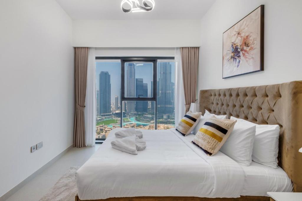 Full Burj Khalifa & Fountain View, 3-min to Dubai Mall, High Floor, Burj Royale by Emaar photo 4
