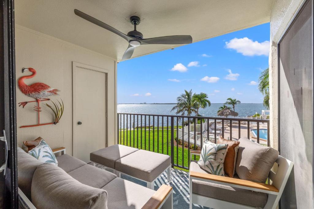 Peaceful Palms Paradise image