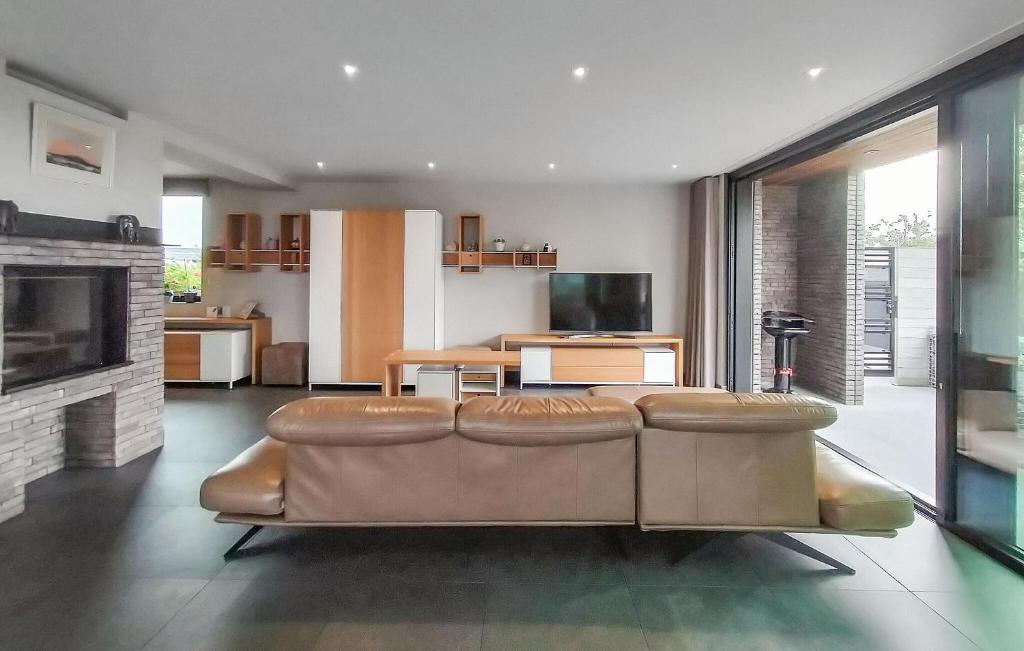 Beautiful Home In Poperinge With Wifi photo 2