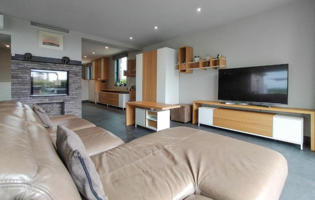 Beautiful Home In Poperinge With Wifi photo 3