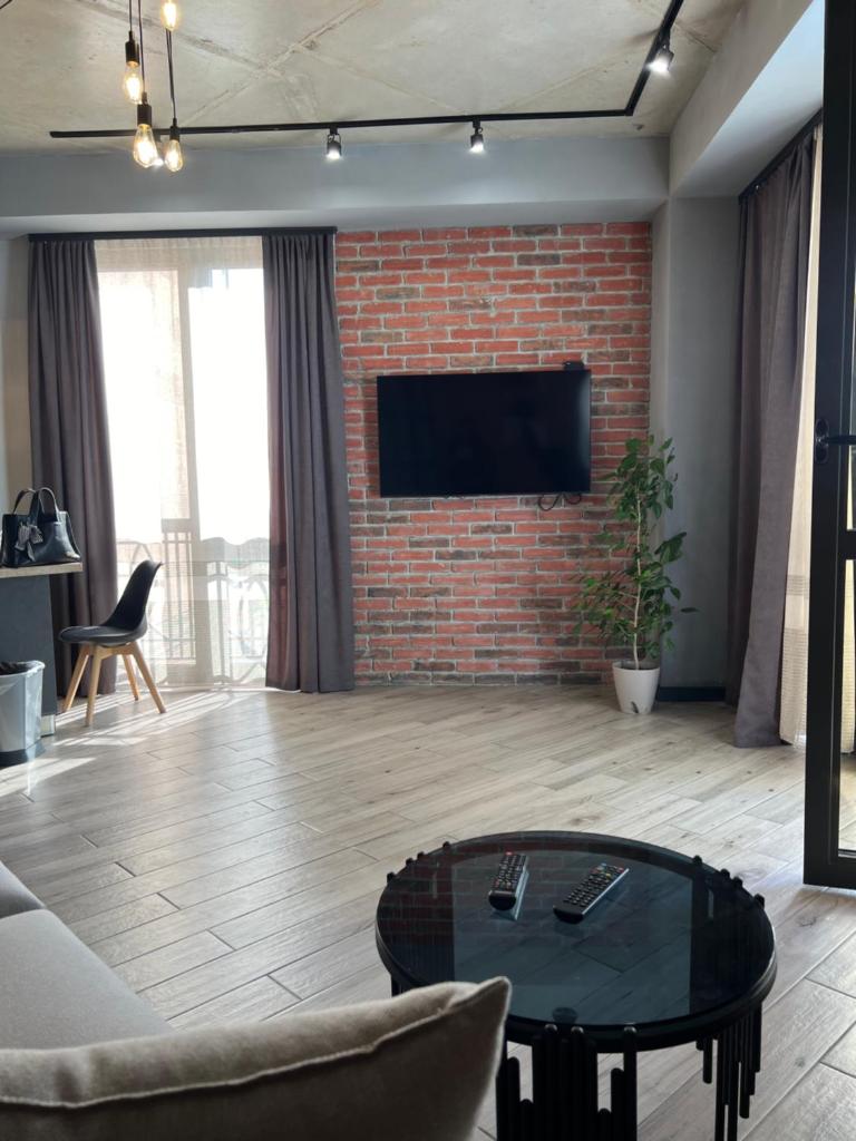 Elite apart photo 1