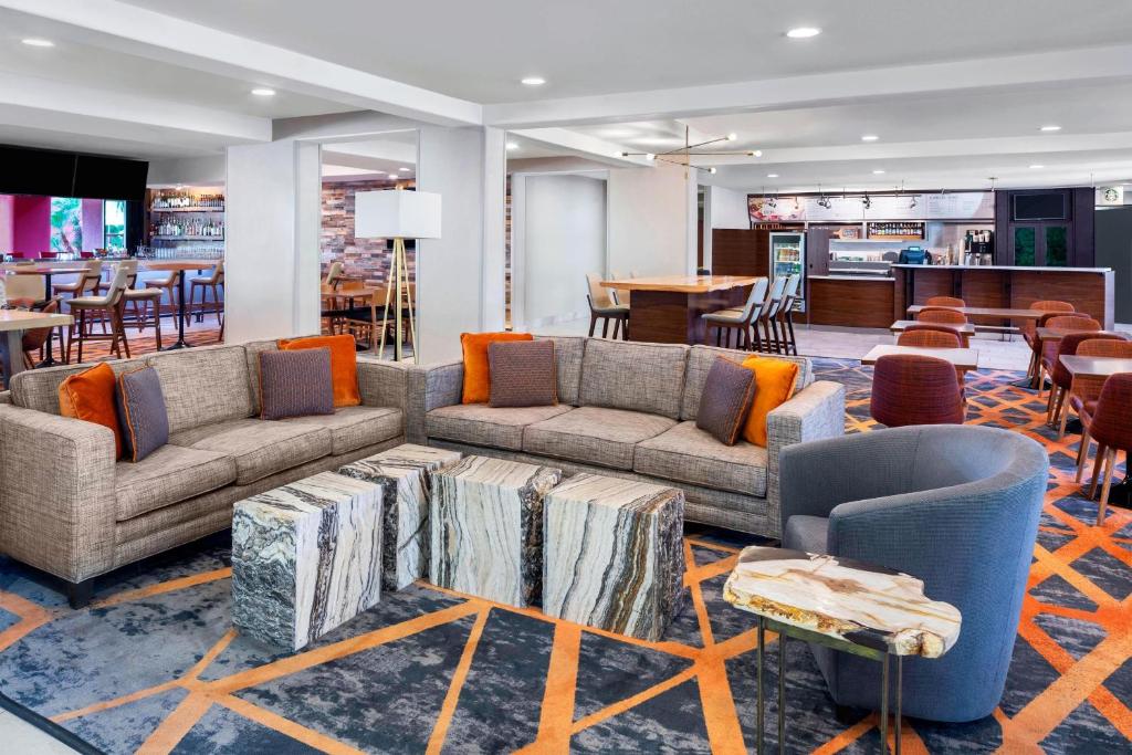 Courtyard by Marriott Scottsdale North image