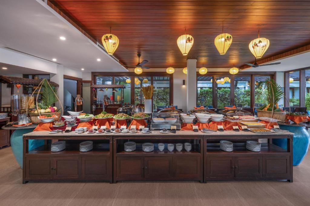 Vĩnh Hưng Emerald Resort