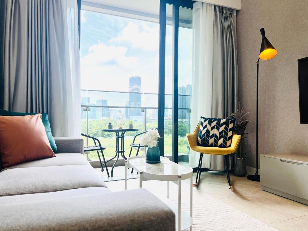 New luxury Saigon River Condo