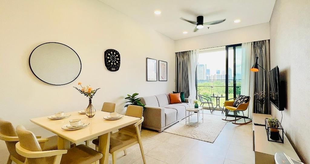 New luxury Saigon River Condo