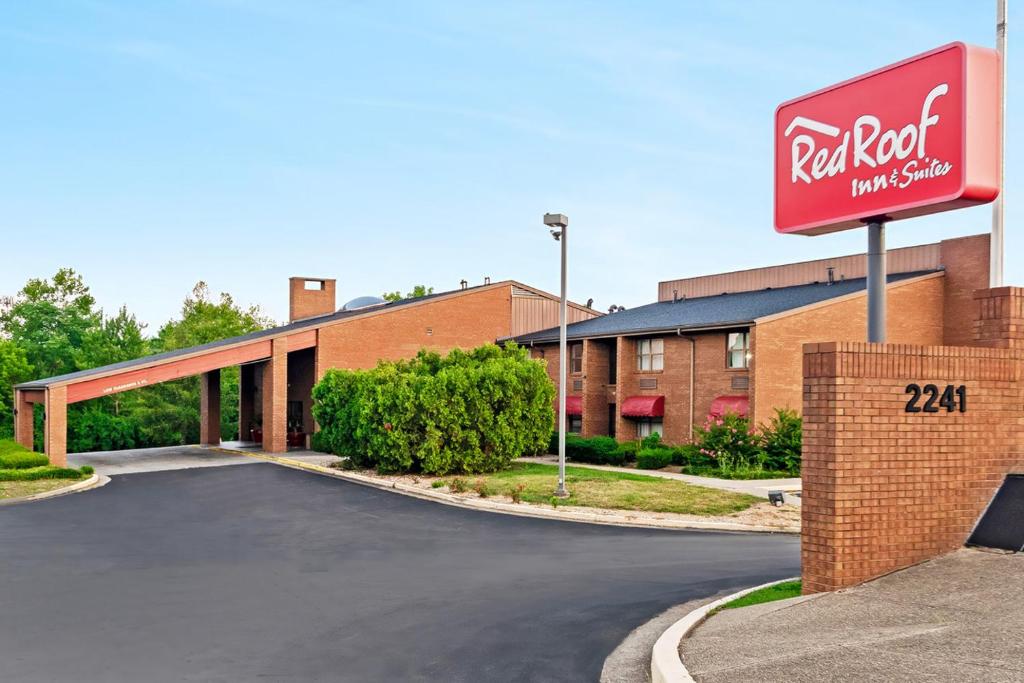 Red Roof Inn & Suites Lexington - Hamburg image