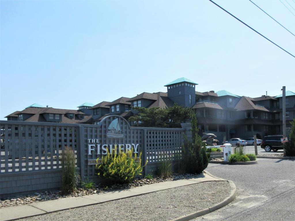Fishery Condo With Ocean Views, 3 Bedrooms And 2 Baths And Lifeguarded Pool, image