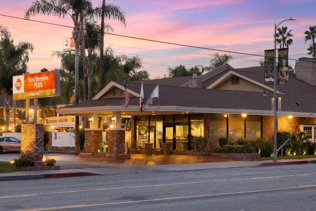 Best Western Plus Carriage Inn image