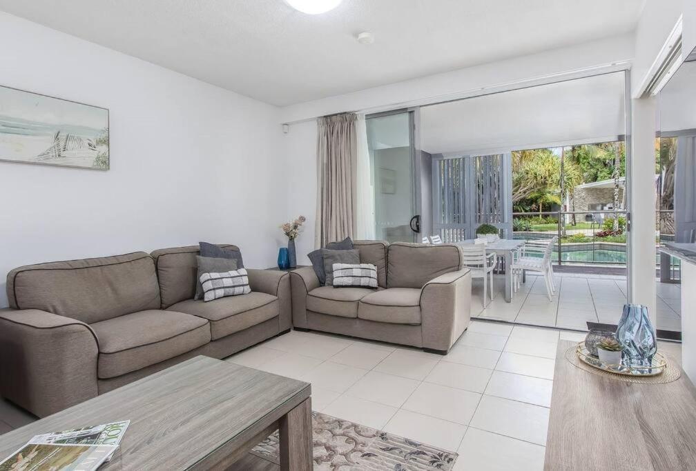 Serene 3 Bedroom Poolside Retreat at Drift photo 2