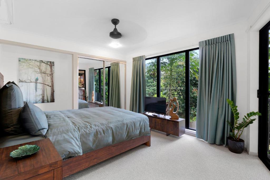 The Heart Stay - Airlie Beach