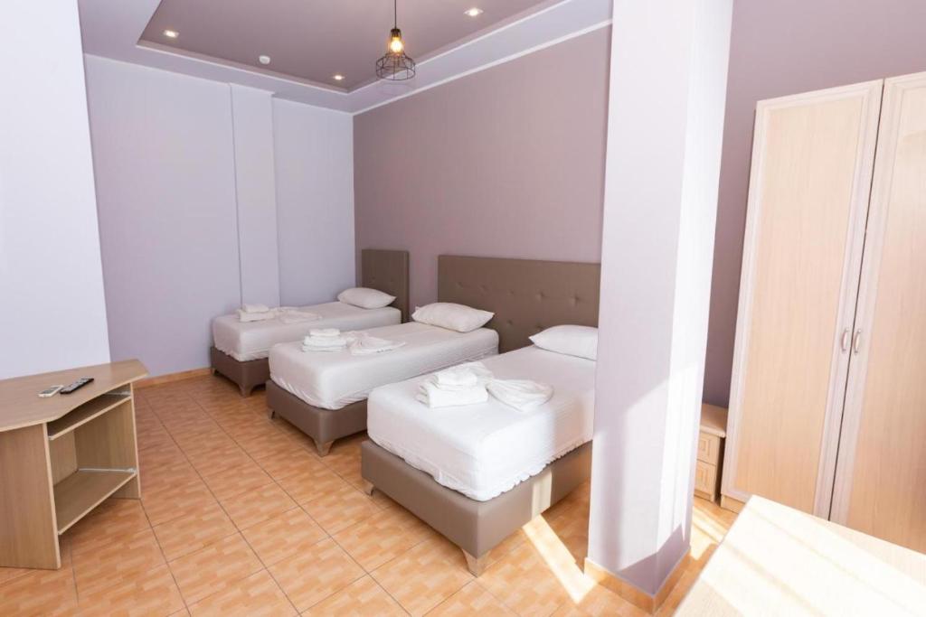 Hotel Triada photo 2