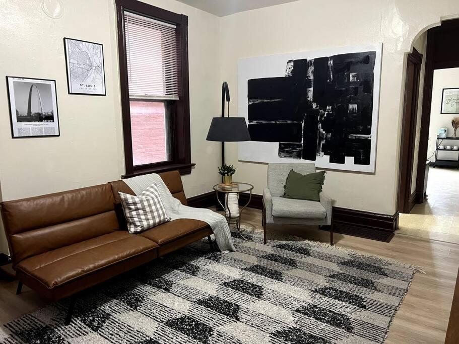 Charming Duplex On Quiet Street image