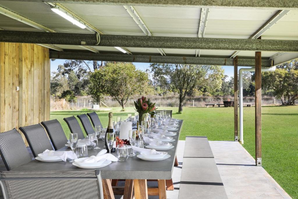 Roads End with Games Barn Ponies Alfresco Dining photo 2