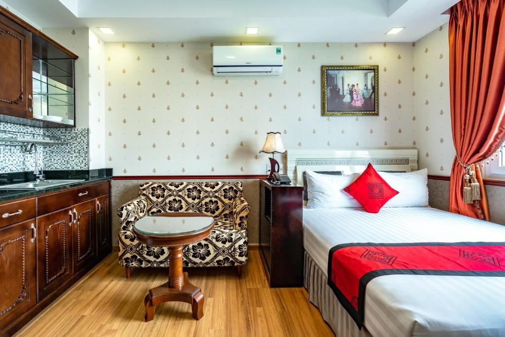 Emerald Service Apartment