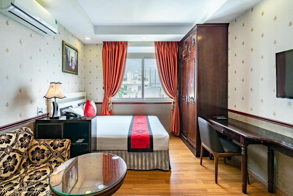 Emerald Service Apartment