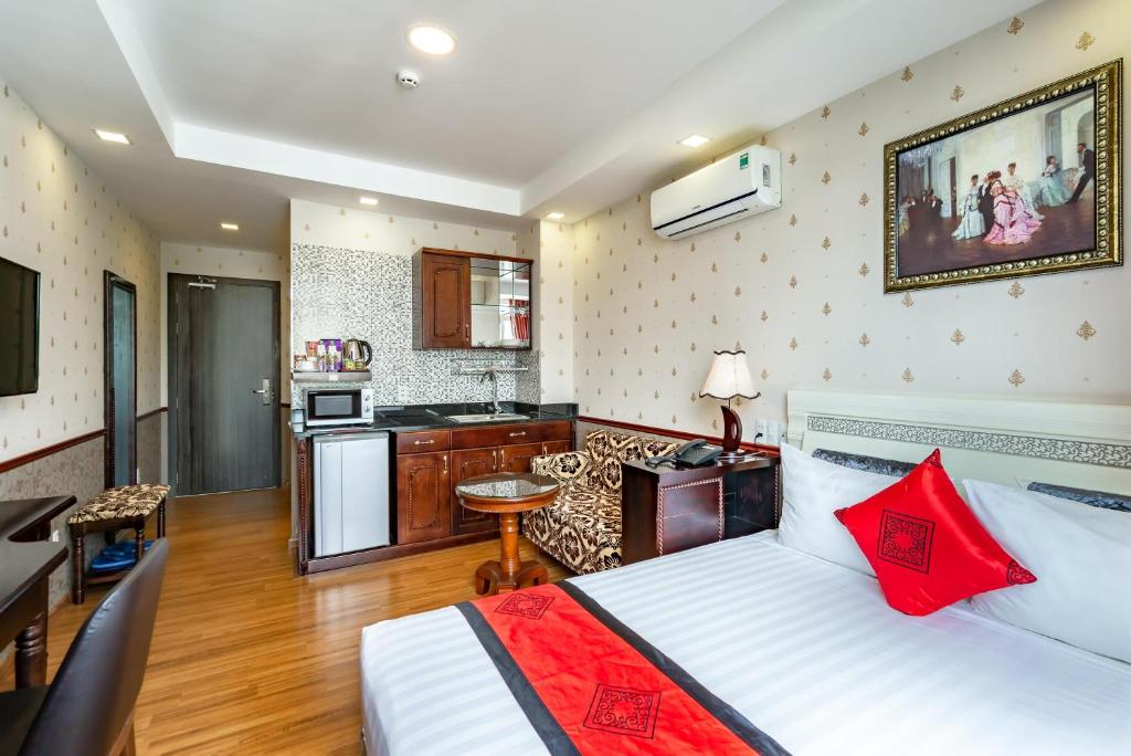 Emerald Service Apartment