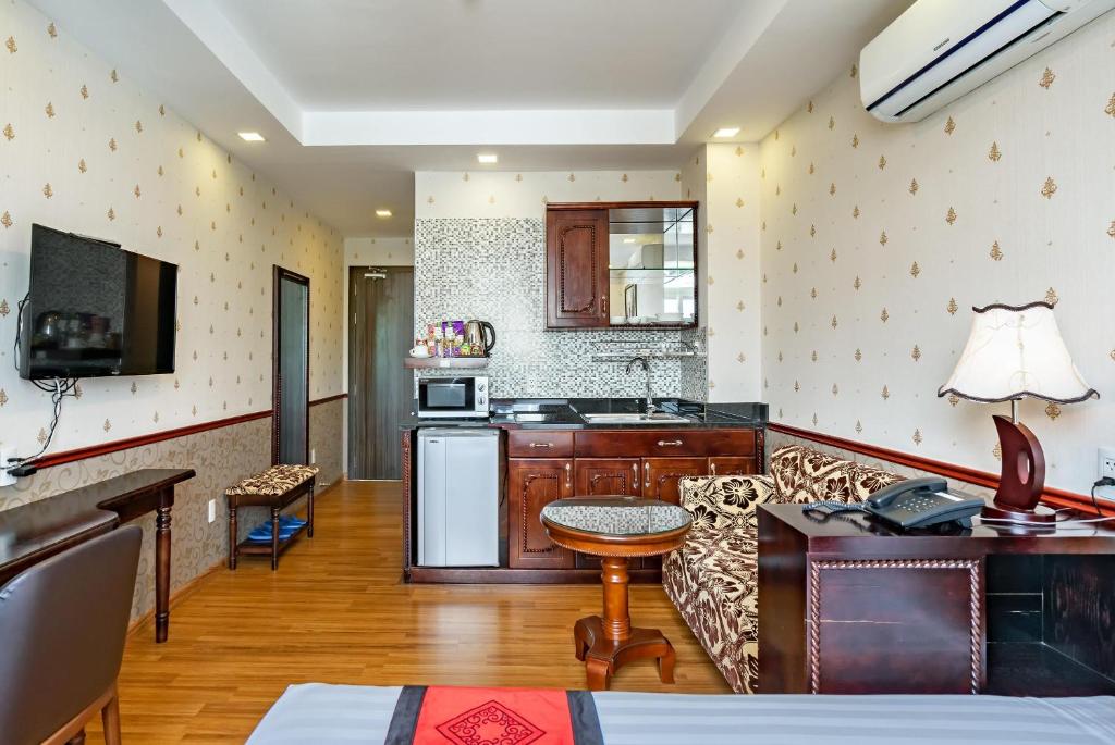 Emerald Service Apartment