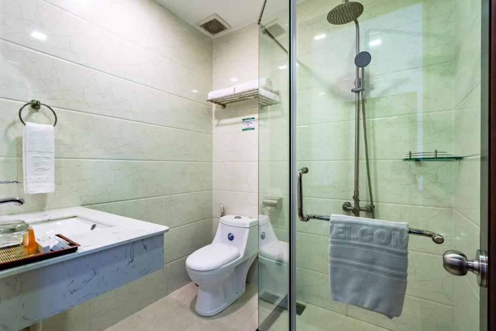 Emerald Service Apartment