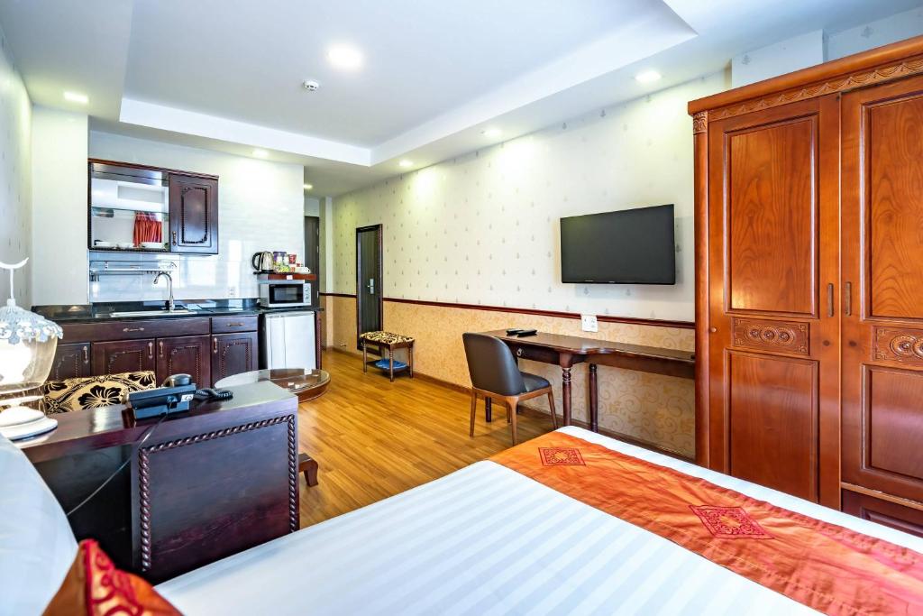 Emerald Service Apartment
