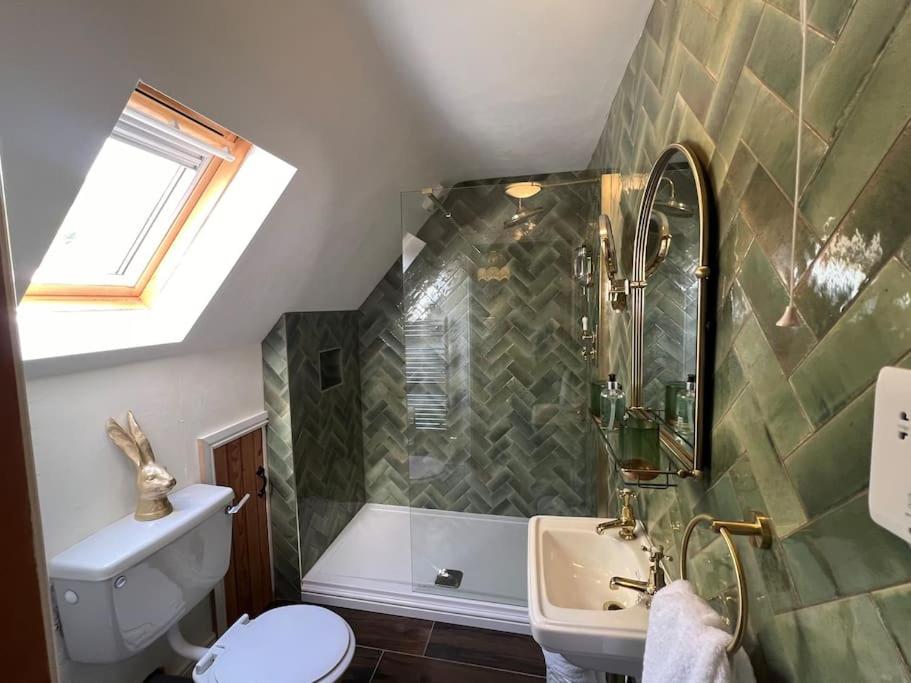 Mayfield Lodge, Paxford, Chipping Campden GL55 6XU - Tap to explore photos