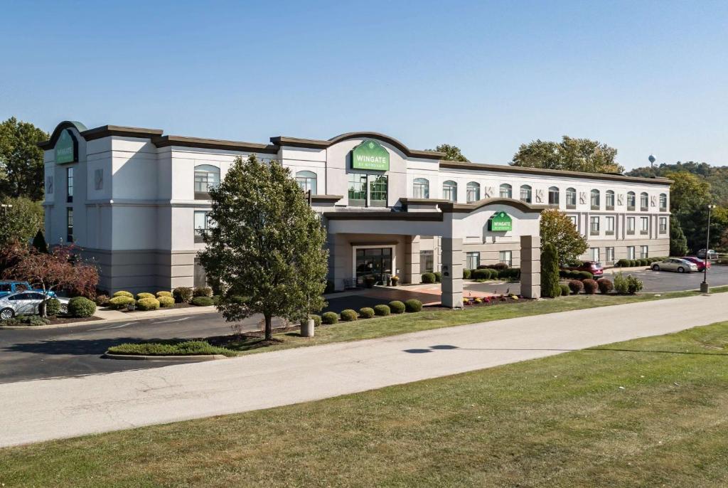 Wingate by Wyndham Parkersburg/Vienna image