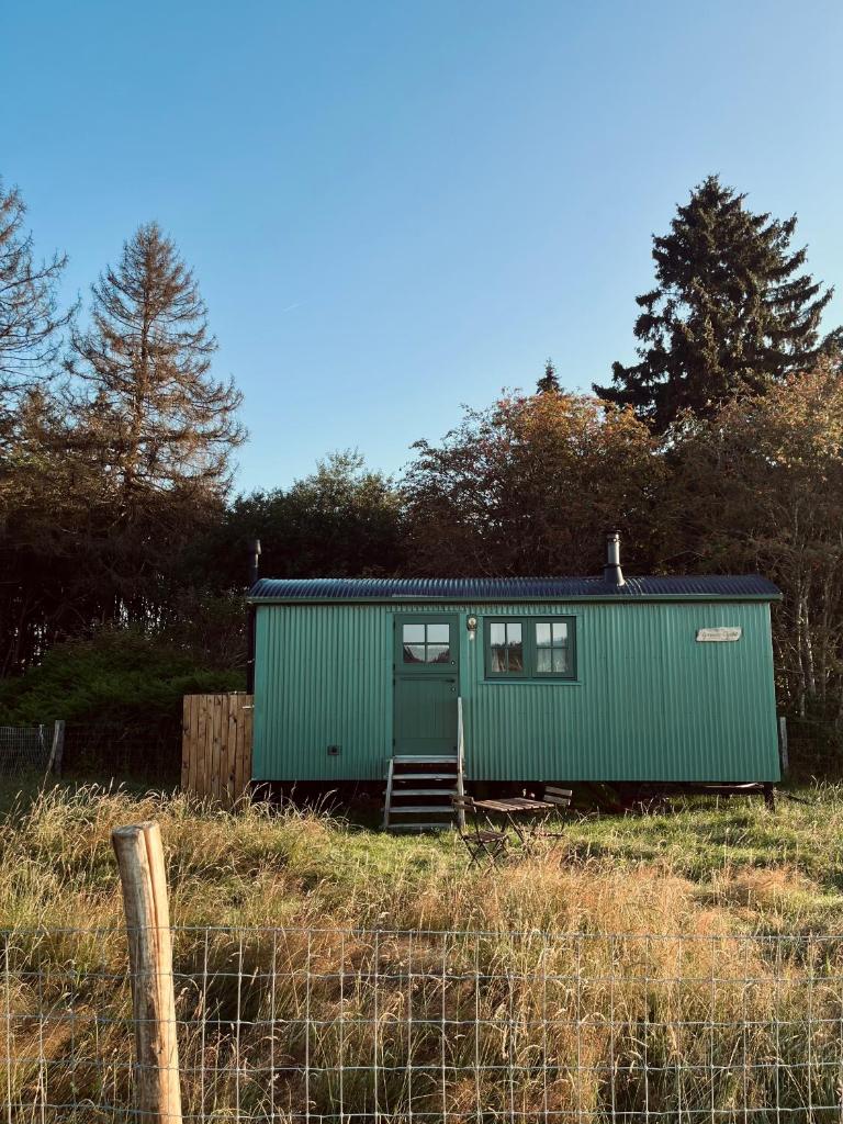 The Green Shepherd, a charming authentic cabin surrounded by beautiful countryside photo 2